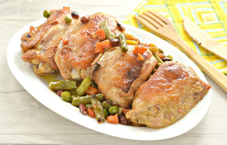 Соковиті курячі стегенця на обід: у чому замаринувати м'ясо, щоб воно вийшло ніжним та пікантним - today.ua