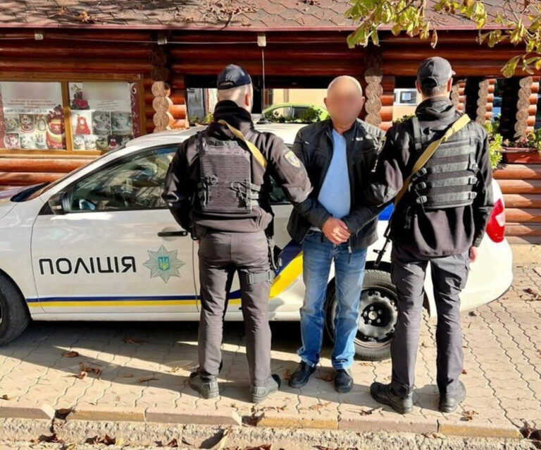 На Закарпатті затримали директора автошколи: він вимагав за складання іспиту 8500 грн - today.ua