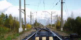 Укрзалізниця попередила пасажирів про затримку поїздів на фоні ракетної атаки - today.ua