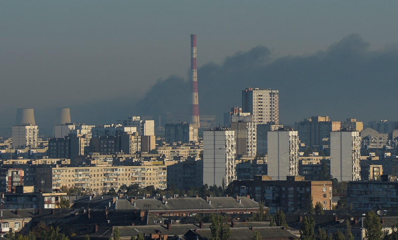 Отключения электроэнергии в Украине: какие области остались без света после ракетной атаки 18 октября