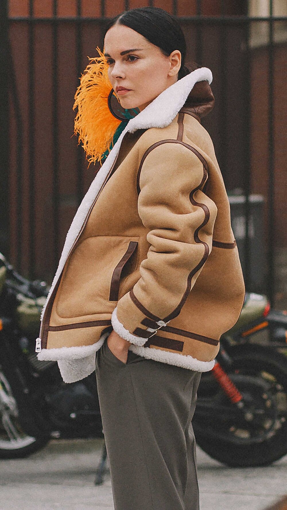 Стильні та універсальні: названі три наймодніші дублянки 2022 року - today.ua