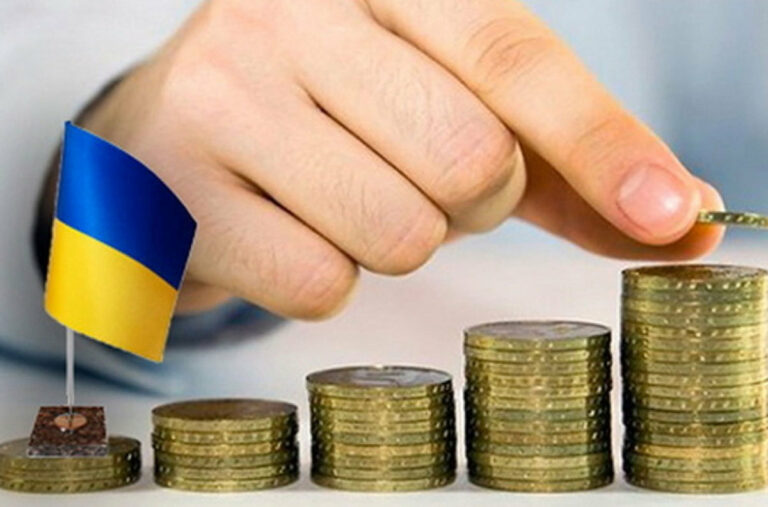 Кредити і гранти: українцям розповіли, звідки візьмуться гроші на зарплати і пенсії в бюджеті-2023 - today.ua