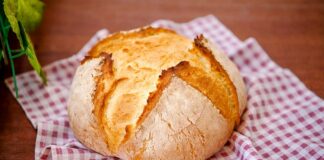 Хлеб без замеса: самый простой рецепт домашней выпечки из четырех ингредиентов - today.ua