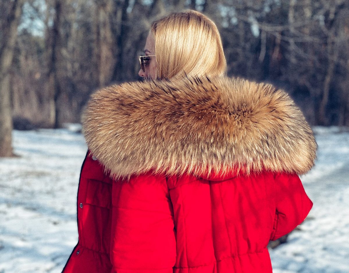 Как постирать куртку с искусственным или натуральным мехом в машинке, чтобы сохранить его внешний вид
