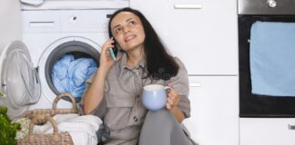 Навіщо додавати каву до пральної машини під час прання: названо дієвий спосіб зберегти колір одягу - today.ua