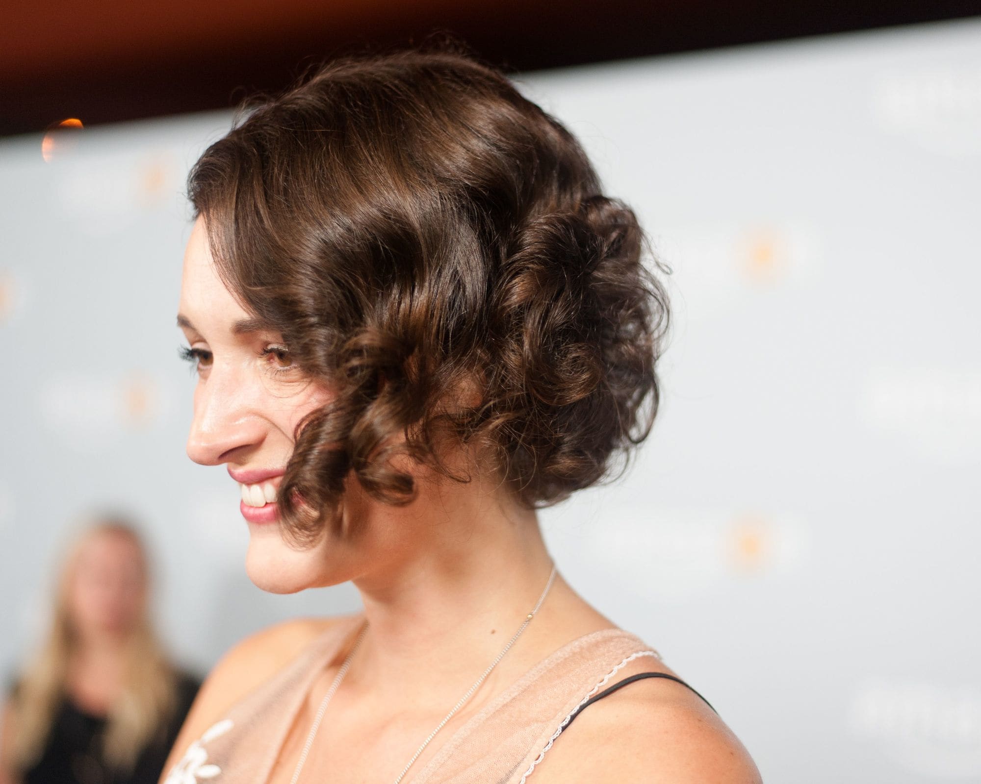 Начос, кудрі та коси: стилісти назвали зачіски, від яких варто відмовитися жінкам старше 35 років - today.ua