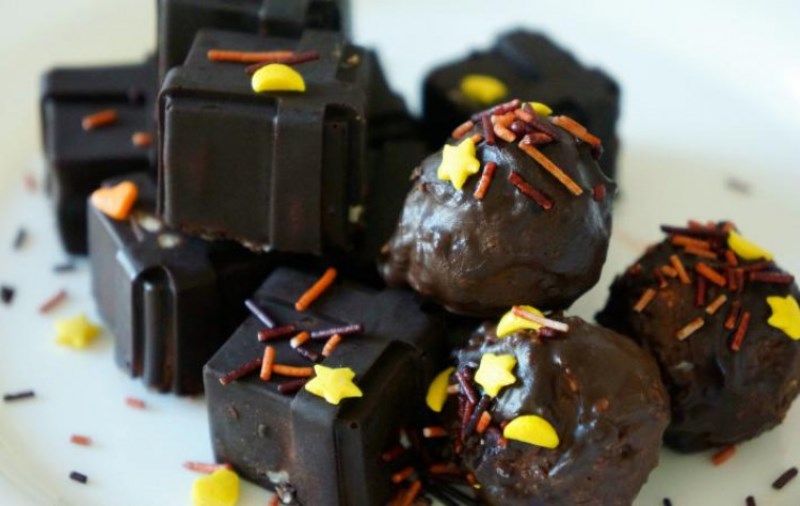 Домашние шоколадные конфеты: как приготовить десерт из четырех ингредиентов