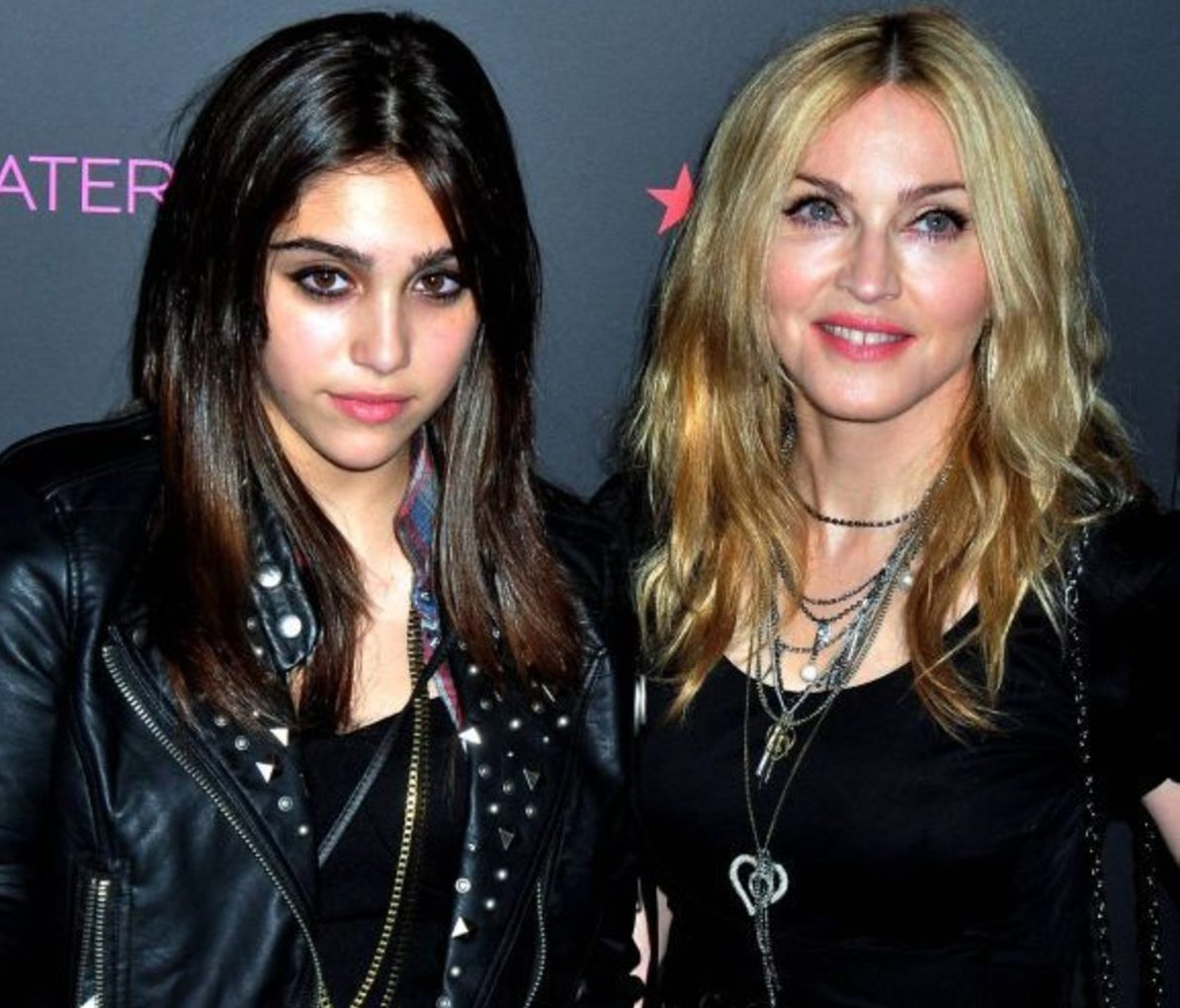 "Я так горжусь!": Мадонна показала редкие фото старшей дочери в день ее 26-летия