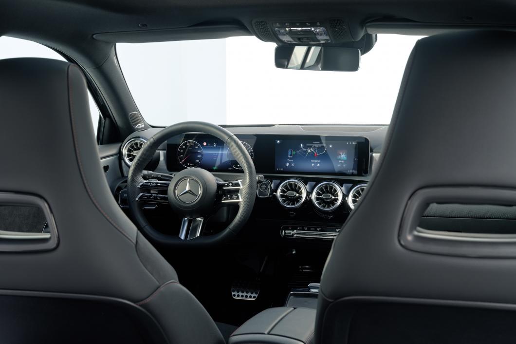 Mercedes назвав вартість оновленого Mercedes A-Class - today.ua