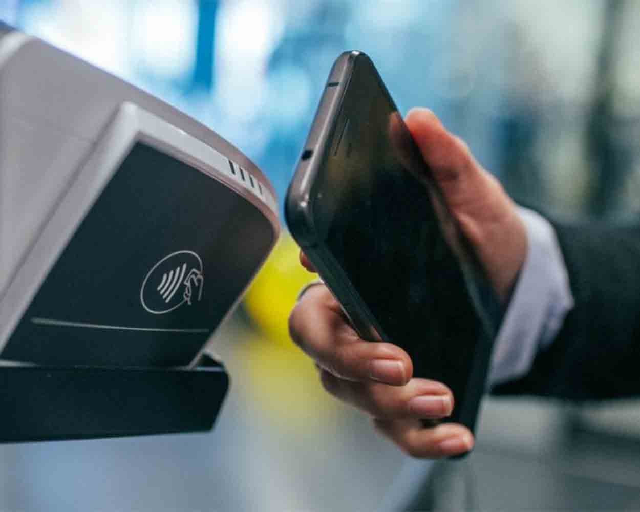 Оплата смартфоном: експерти розповіли, наскільки безпечним є цей метод розрахунку - today.ua