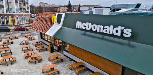 McDonald's відкрив ще 5 ресторанів у Києві після масивної ракетної атаки: як працюють заклади - today.ua