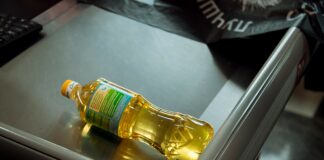 Ціни на соняшникову олію в Україні побили черговий рекорд: як змінилася вартість продукту у супермаркетах в кінці жовтня - today.ua