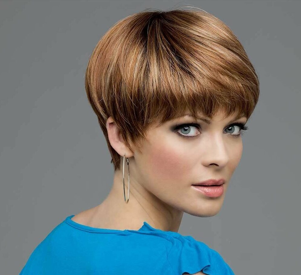 Названы самые стильные объемные прически для коротких стрижек на каждый день - today.ua