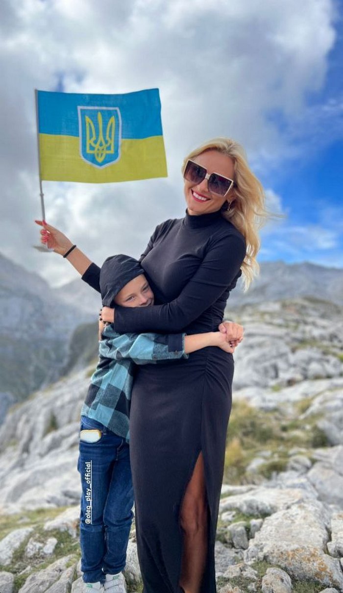 “Батько наш Бандера“: Ирина Федишин показала, как ее младший сын поет украинскую патриотическую песню