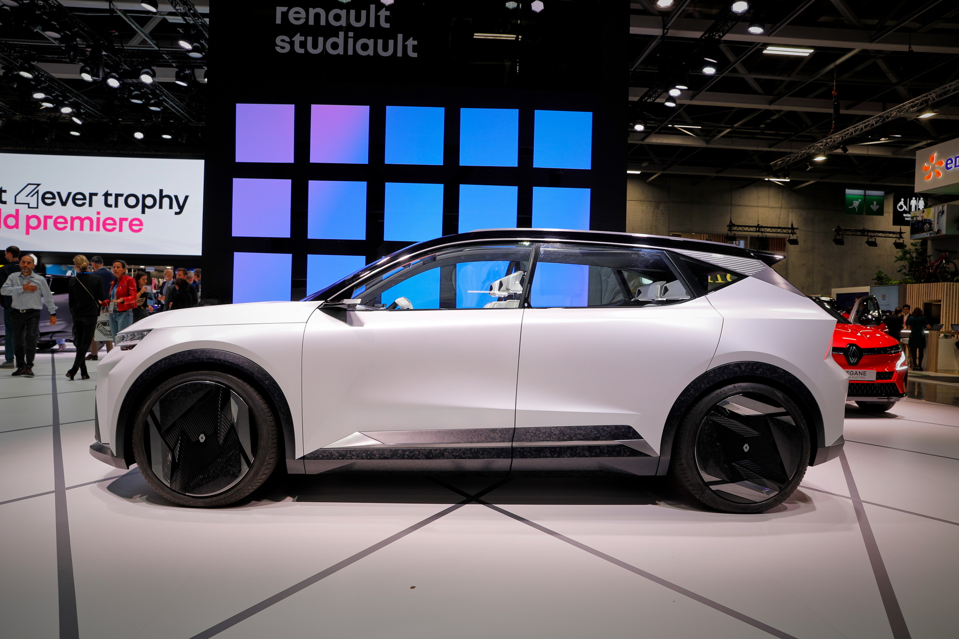 Новий Renault Scenic працюватиме на водні