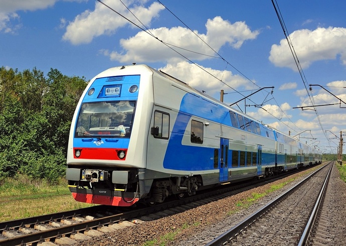 Укрзалізниця попередила пасажирів про затримку поїздів на фоні ракетної атаки