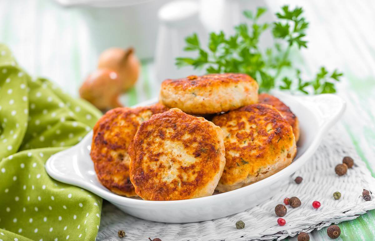 Котлеты из рыбы с секретным ингредиентом: что добавить в фарш для сочности и пикантности