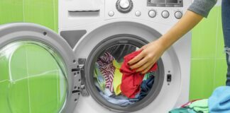 Як випрати одяг у машинці, коли відключили воду: корисні поради щодо використання “пралки“ - today.ua
