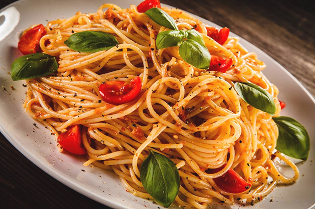 Спагетти с курицей: как приготовить аппетитное блюдо на ужин за полчаса 