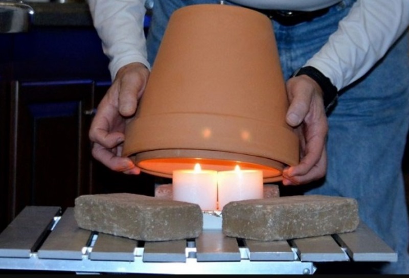 Украинцам сообщили, как обогреть комнату свечами при отсутствии отопления и электричества