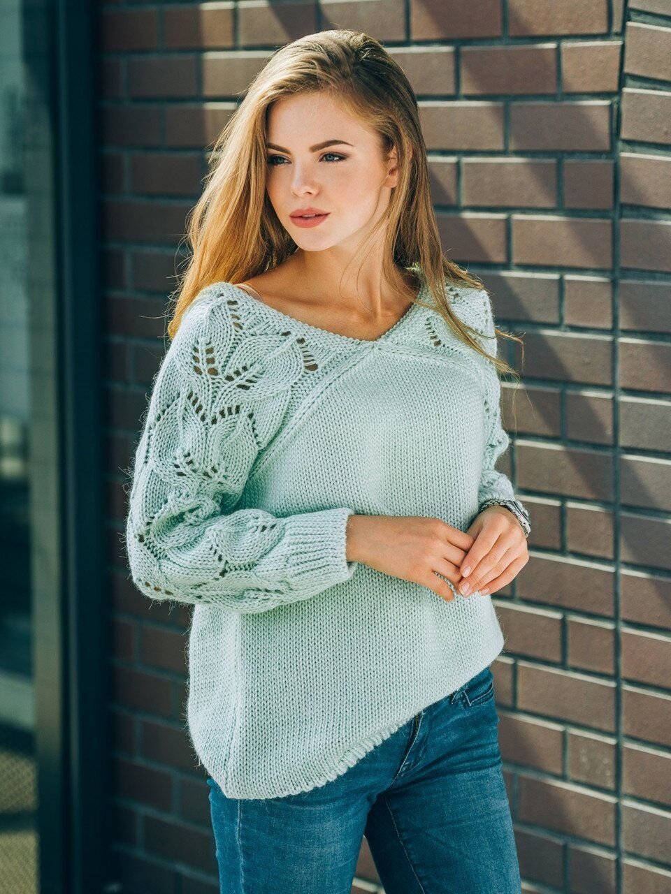Названі наймодніші теплі светри: три трендові моделі на осінь-зиму 