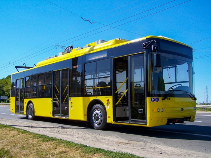 В Україні обмежили роботу електротранспорту: тролейбуси та трамваї курсуватимуть по графіку