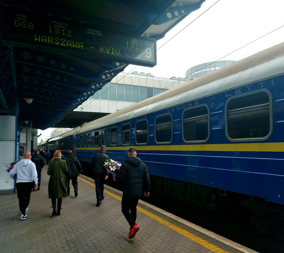В Укрзализныце рассказали пассажирам, где можно купить дефицитные билеты в Польшу на ноябрь