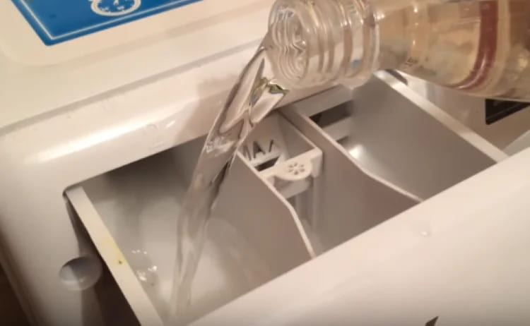 Як випрати одяг у машинці, коли відключили воду: корисні поради щодо використання “пралки“