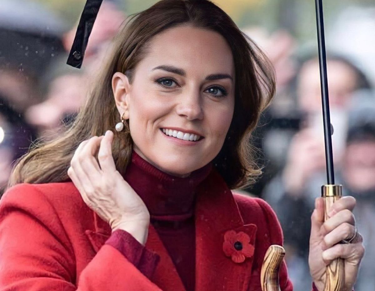 Червоний з коричневим: Кейт Міддлтон показала найкрасивіше поєднання кольорів на осінь 2022 - today.ua