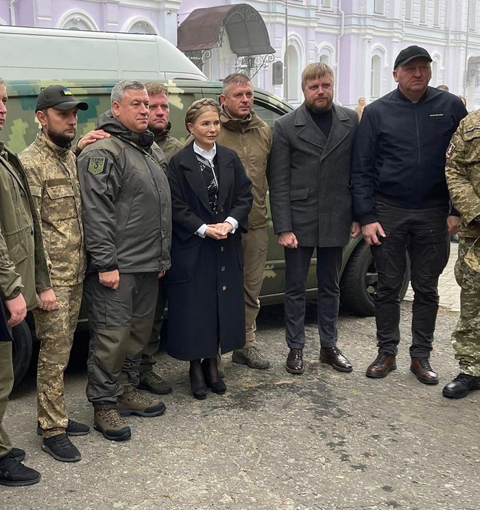Юлия Тимошенко показала самое стильное осеннее пальто, которое всегда будет в моде