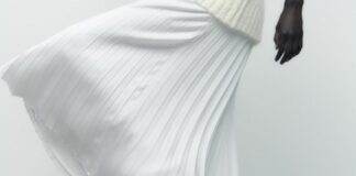 Як стильно носити білу плісировану спідницю восени - новий модний образ Джесіки Біл - today.ua