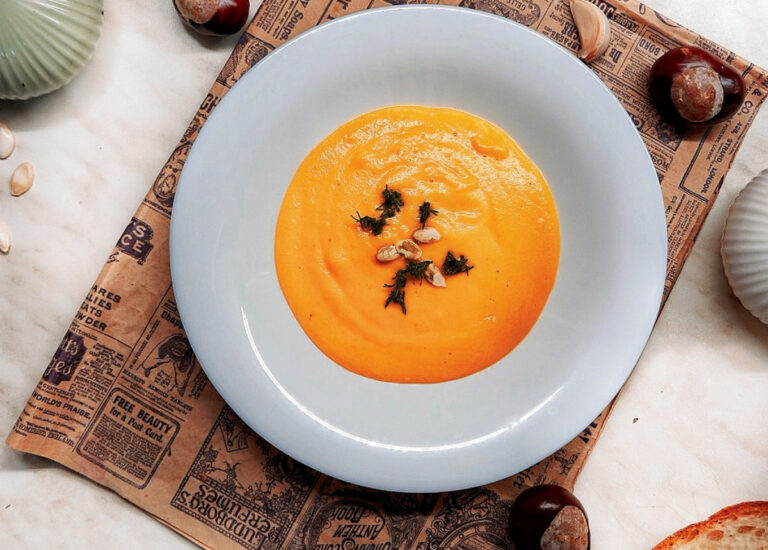 Вітамінний осінній суп з гарбуза, батату та імбиру – обід за півгодини - today.ua