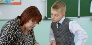 Пенсії педагогам: у ПФУ розповіли, хто може розраховувати одразу на 10 місячних виплат - today.ua