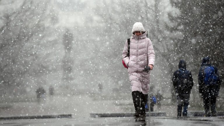 Мокрый снег, гололед и заморозки до -10 градусов: синоптики рассказали о погоде в Украине в последние дни ноября - today.ua