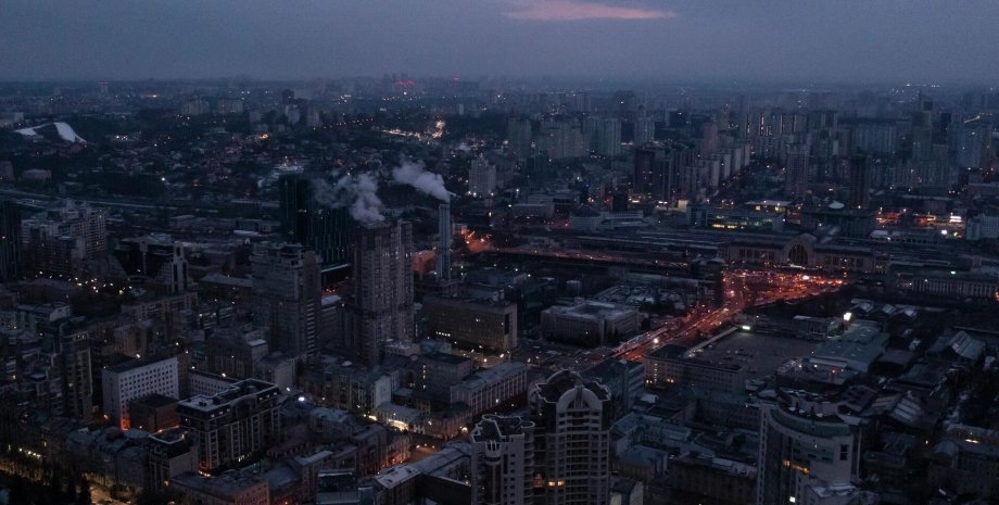 Блэкаут в Киеве: жителям столицы будут давать электроэнергию не более 6 часов в сутки