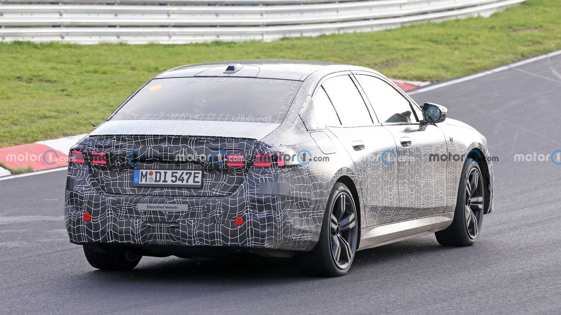 У Німеччині тестують новий седан BMW i5