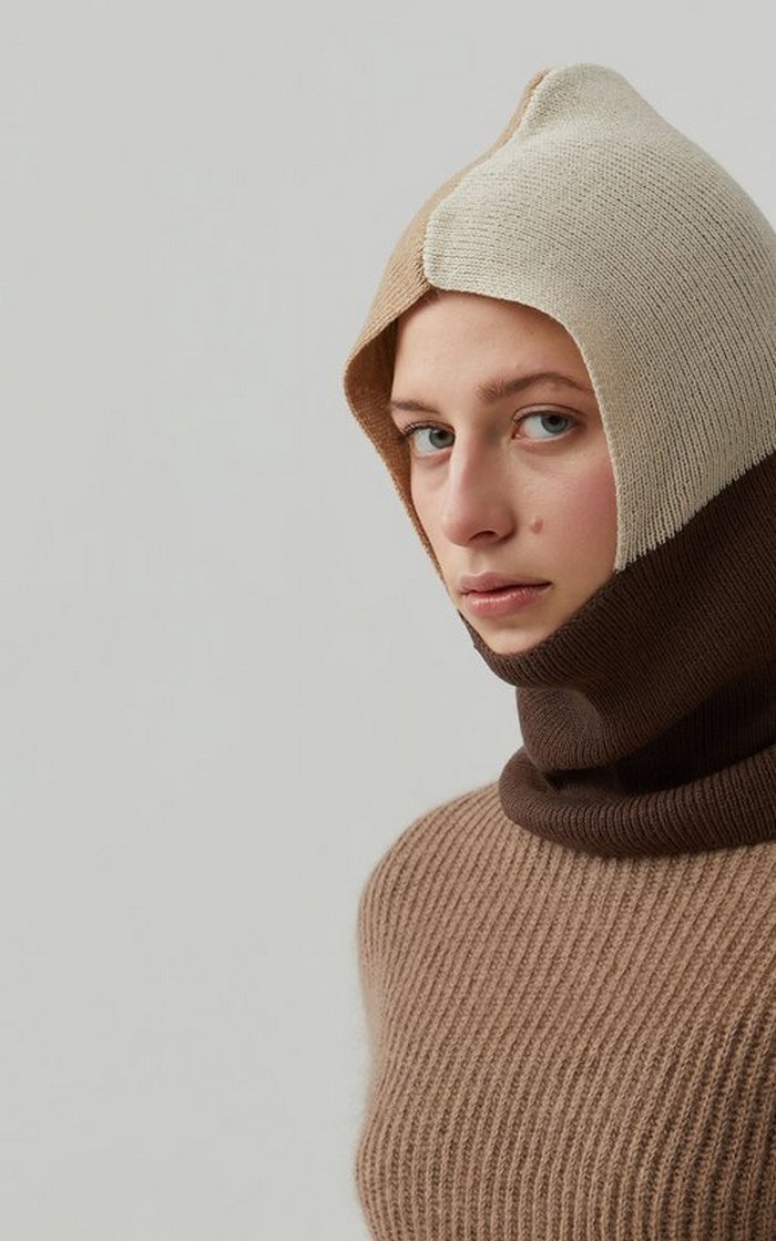 Заменяет шарф и шапку: Злата Огневич показала самый модный головной убор этой зимы - today.ua