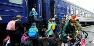Правительство объявило обязательную эвакуацию детей в Украине: детали постановления - today.ua