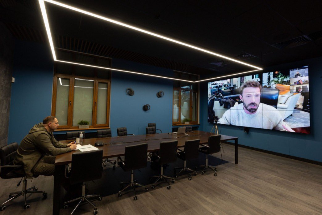 Дженнифер Лопес засветила интерьер своего с Аффлеком особняка и показала, какой ее муж видит дома - today.ua