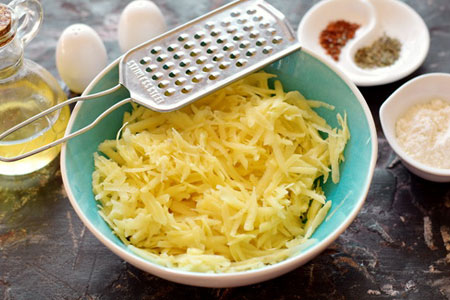 Хашбраун з картоплею, яйцем та беконом: рецепт смачного та ситного американського сніданку