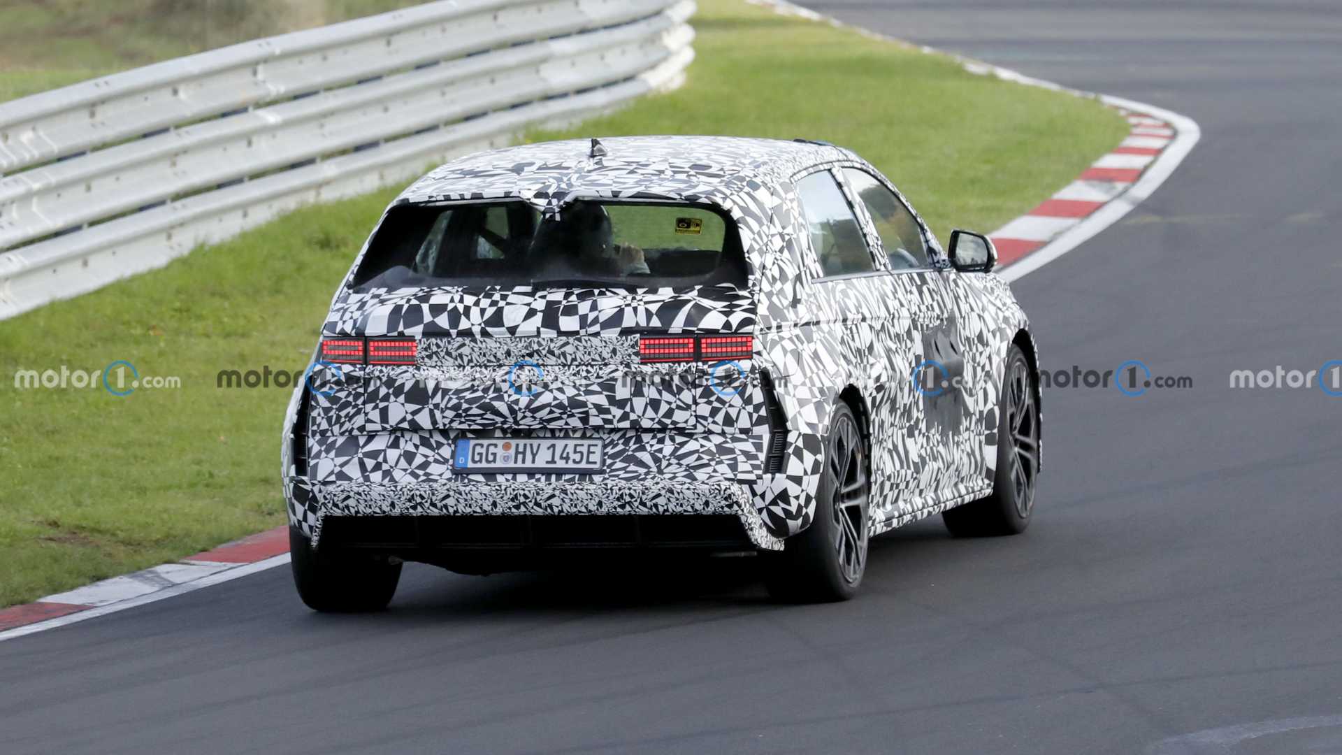 В Германии тестируют “заряженный“ Hyundai Ioniq 5