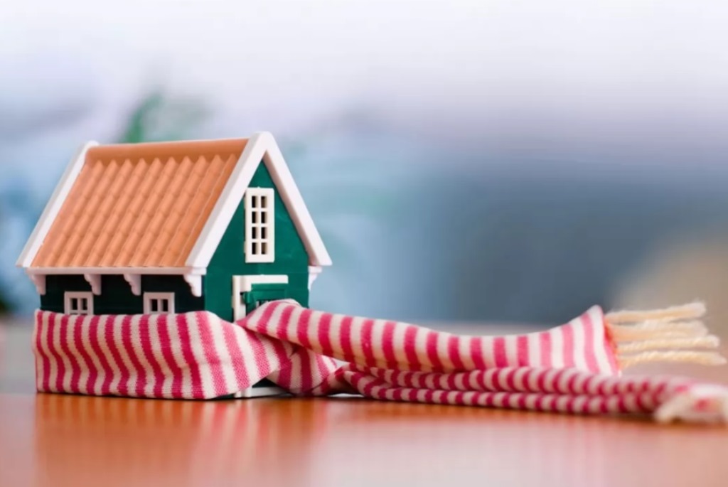 В Україні відкривають безкоштовні "пункти незламності" з електроенергією, водою, теплом, зв'язком та медикаментами