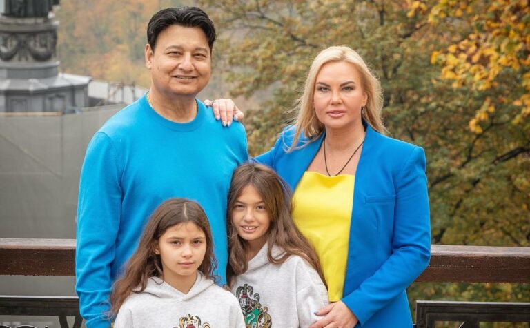 “Заглянули до Карпат“: Камалія показала рідкісне фото з підрослими дочками-двійнятами - today.ua