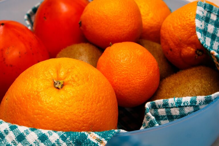 В Украине резко подешевели мандарины и апельсины: популярные супермаркеты обновили цены на цитрусовые - today.ua