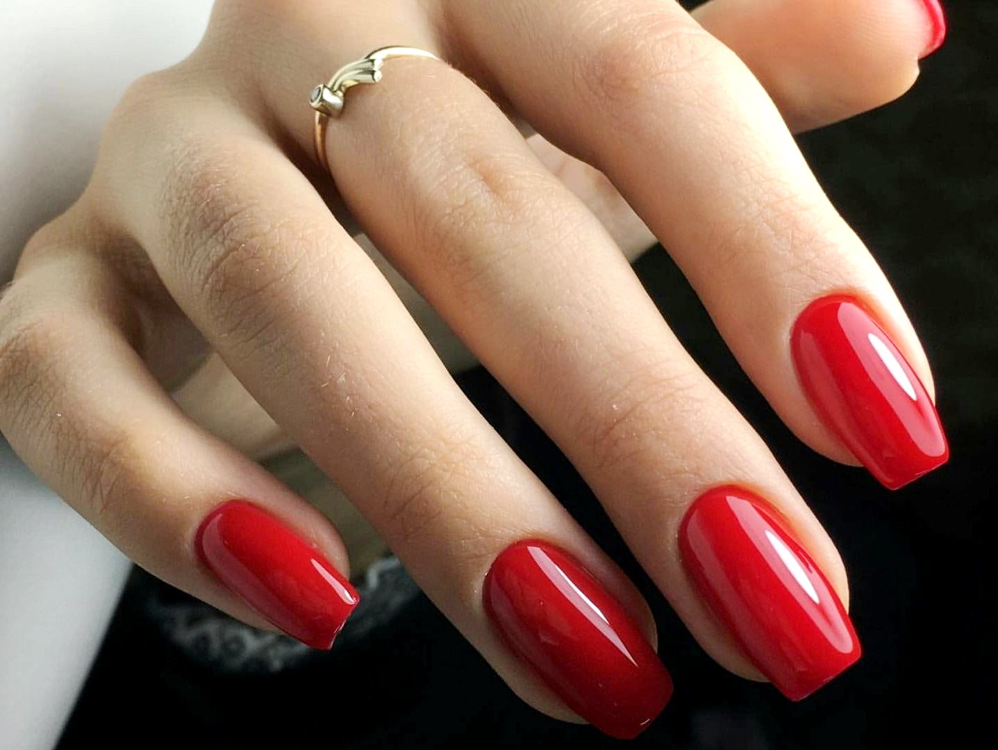 “Шкіряний“ манікюр: названо наймодніші відтінки нігтів на осінь 2022 