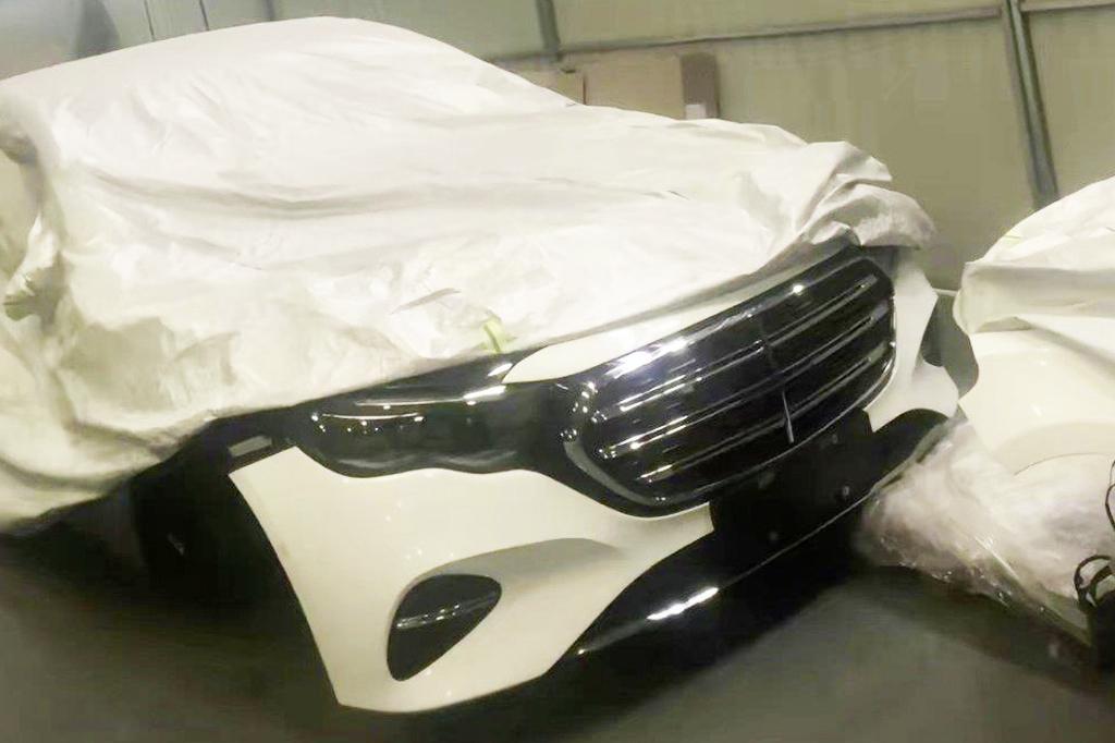 Новий Mercedes-Benz E-класу здивує незвичайним дизайном