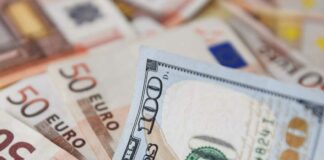 Долар та євро на початку тижня подешевшали: скільки коштує валюта у банках після вихідних - today.ua