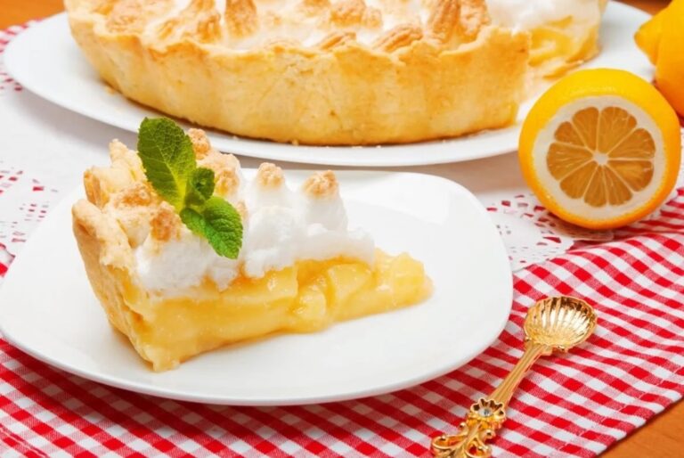 Лимонний пиріг до чаю: найпростіший рецепт запашної випічки на сніданок  - today.ua