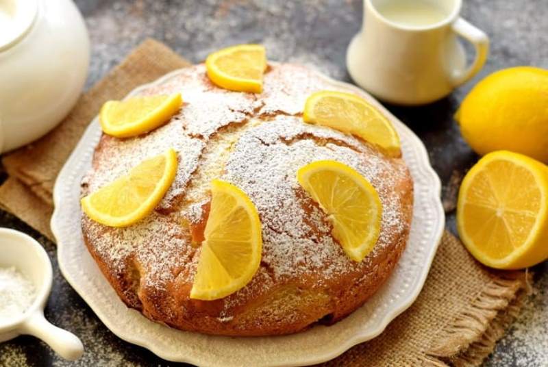 Лимонный пирог к чаю: самый простой рецепт ароматной выпечки на завтрак 