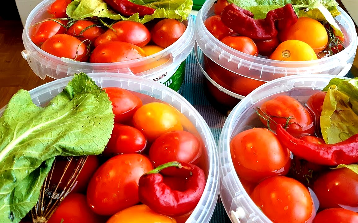 Квашеные помидоры: какой ингредиент добавит им остроту и пикантность